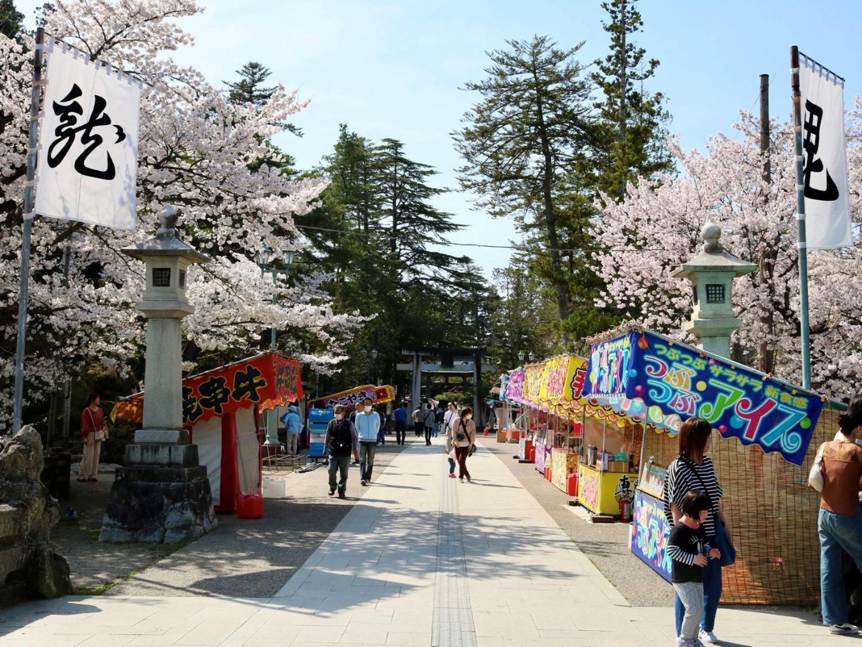 Den'S Hotel Yonezawa Exterior photo